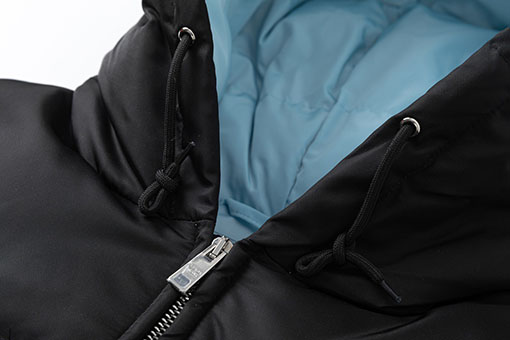 プラダ 新作レディースフード付きトライアングルラベルダウンジャケット