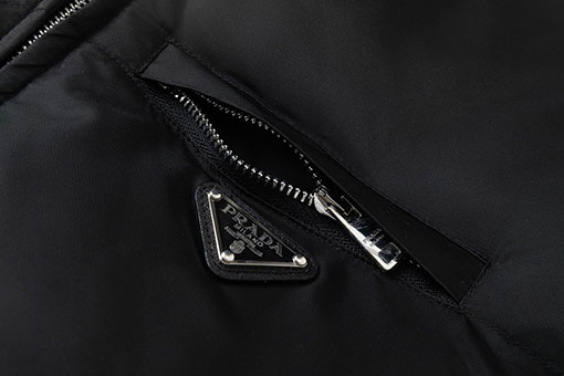 プラダ 新作レディースフード付きトライアングルラベルダウンジャケット