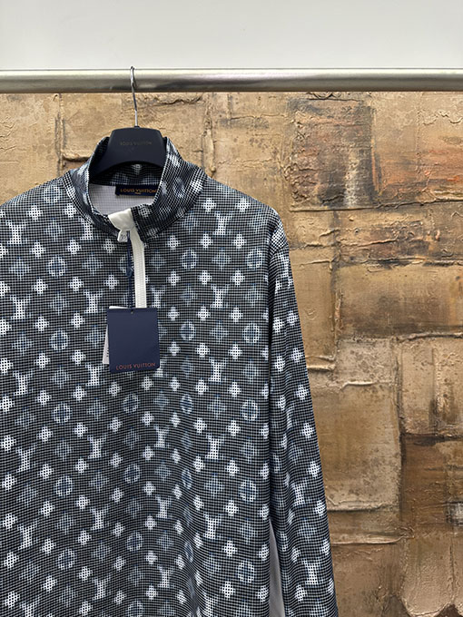 ルイヴィトンスーパーコピー ハーフジップタートルネックベースレイヤー