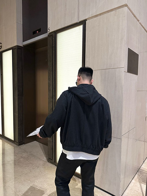 フェンディ フード付きジップアップカシミアカーディガン