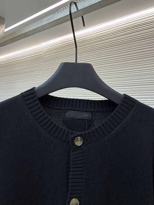 プラダ クルーネックシングルブレストカシミアカーディガン