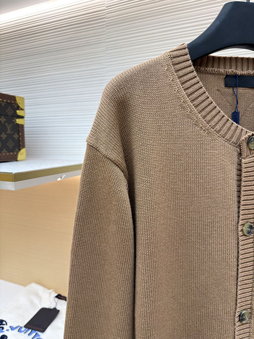 プラダ クルーネックシングルブレストカシミアカーディガン