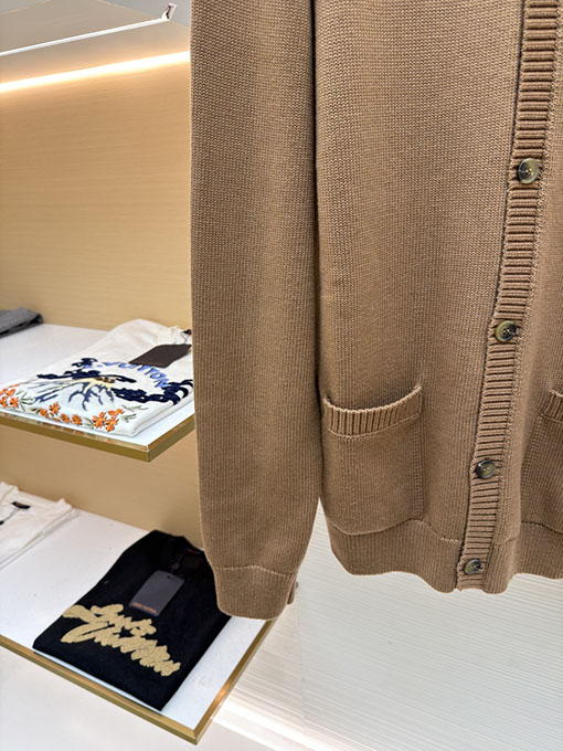 プラダ クルーネックシングルブレストカシミアカーディガン