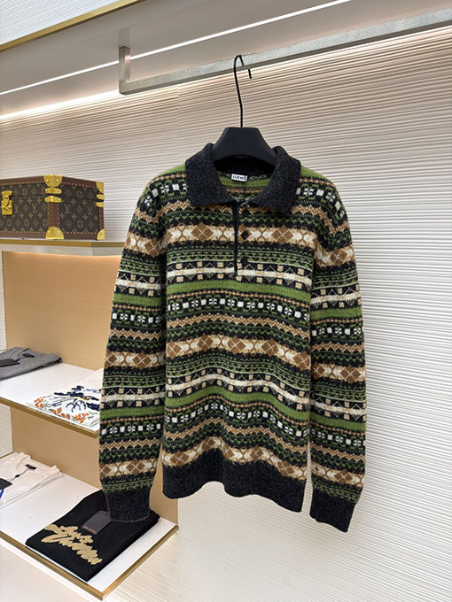 ロエベ オールウールのクリスマスグリーンニットセーター