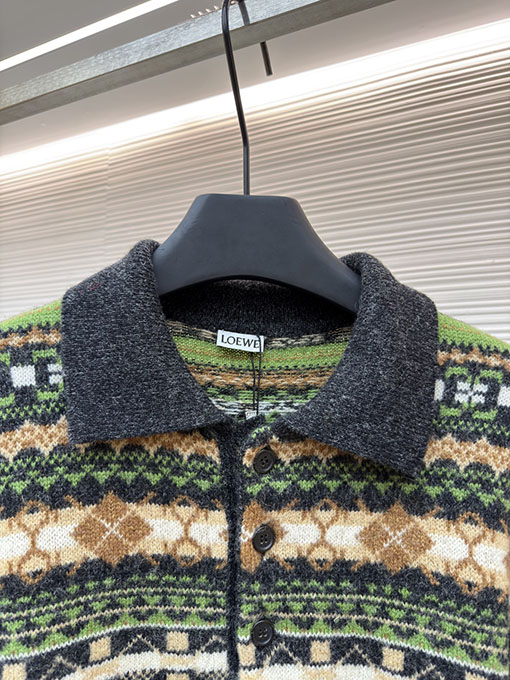 ロエベ オールウールのクリスマスグリーンニットセーター