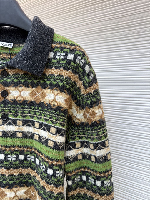 ロエベ オールウールのクリスマスグリーンニットセーター
