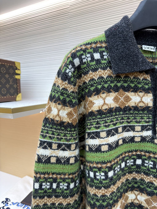 ロエベ オールウールのクリスマスグリーンニットセーター