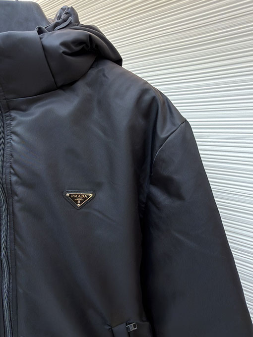 プラダスーパーコピー ミドル丈ナイロンフード付きダウンジャケット