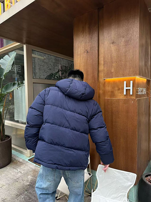 バーバリー 取り外し可能な袖付きダウンジャケット