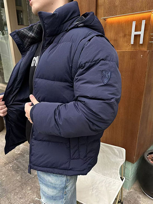 バーバリー 取り外し可能な袖付きダウンジャケット