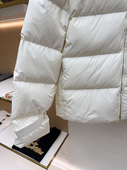 フェンディ スキージャケット ダウンジャケット