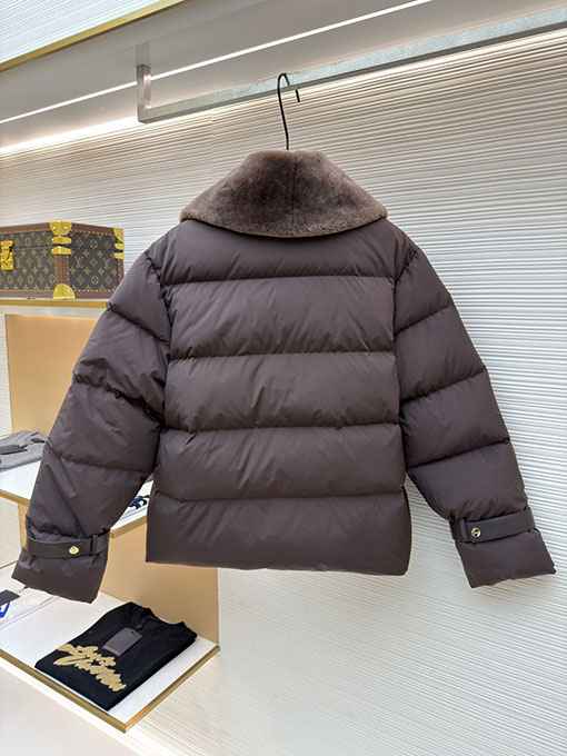 フェンディ スキージャケット ダウンジャケット