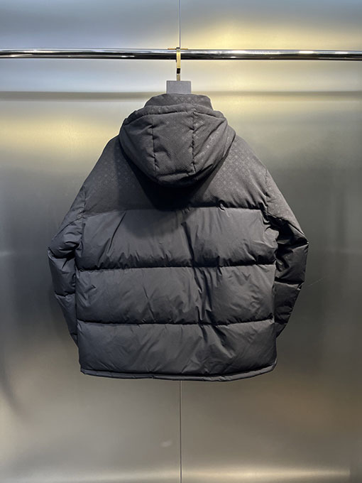 ルイヴィトン 新作エンボスダウンジャケット