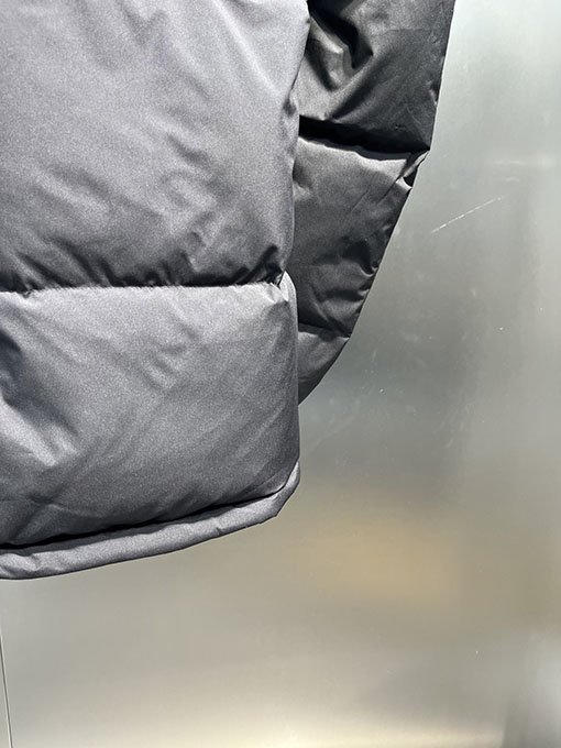 ルイヴィトン 新作エンボスダウンジャケット