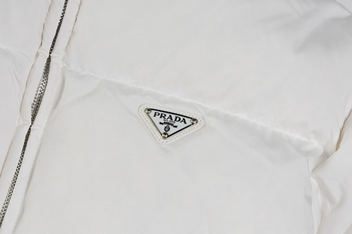 プラダ 新作レディースショートスタンドカラーダウンジャケット