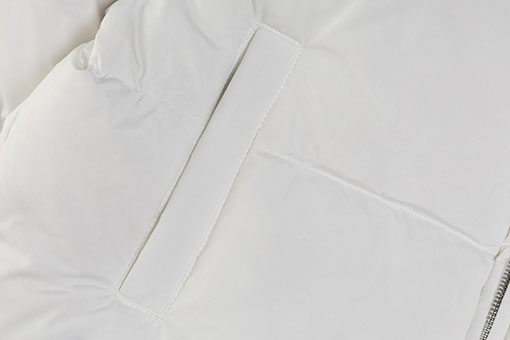 プラダ 新作レディースショートスタンドカラーダウンジャケット