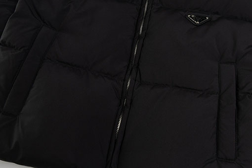 プラダ 新作レディースショートスタンドカラーダウンジャケット