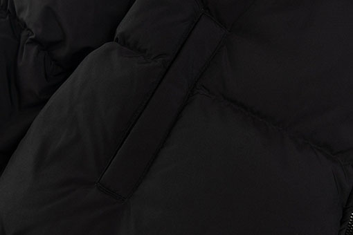 プラダ 新作レディースショートスタンドカラーダウンジャケット