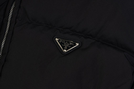 プラダ 新作レディースショートスタンドカラーダウンジャケット