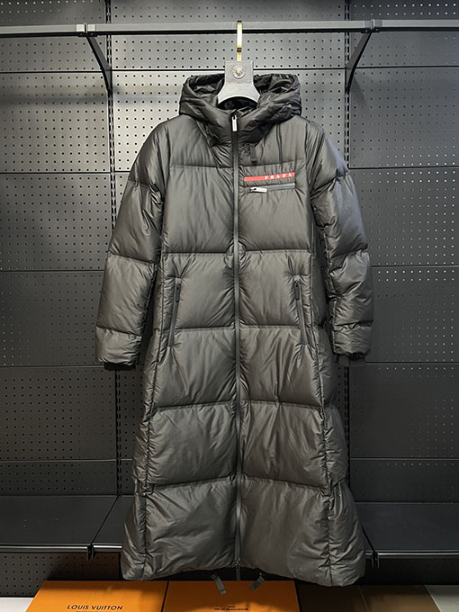 プラダ ロングパファージャケット