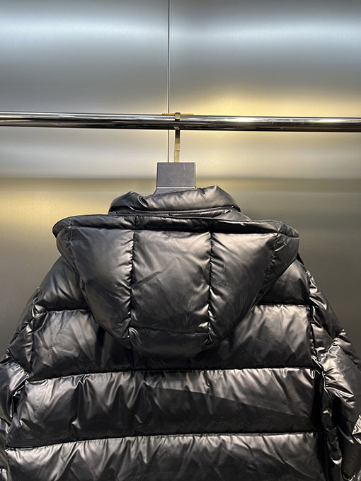 プラダコピー ハイテクヒートシールダウンジャケット