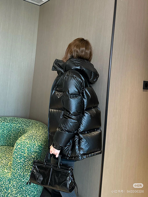 プラダ 4層ダウン入りヒートシールジャケット