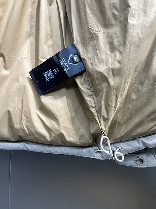 プラダ 4層ダウン入りヒートシールジャケット