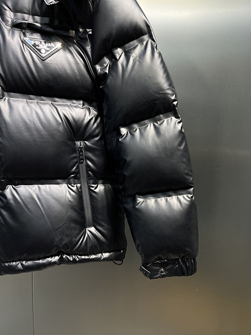 プラダ 4層ダウン入りヒートシールジャケット