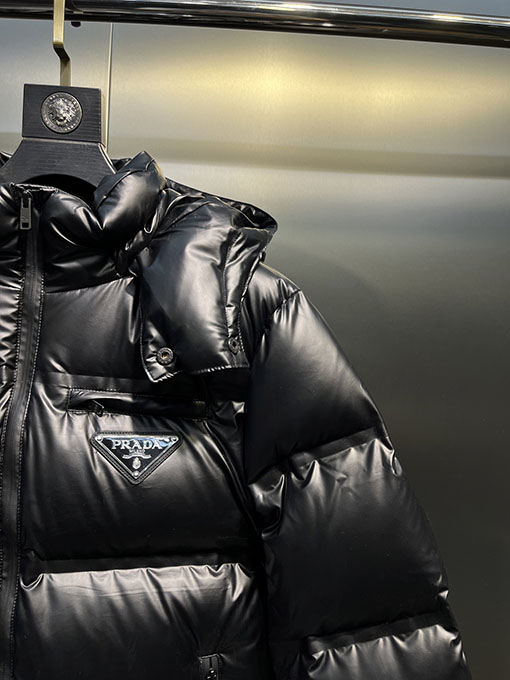 プラダ 4層ダウン入りヒートシールジャケット
