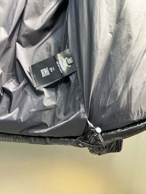 プラダ 4層ダウン入りヒートシールジャケット