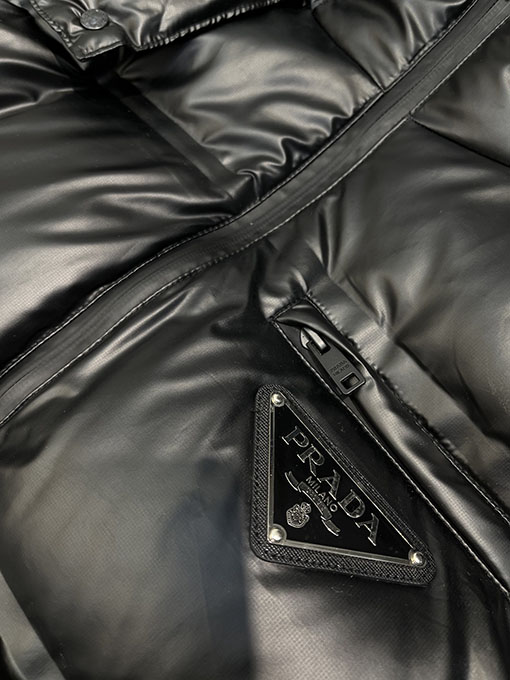 プラダ 4層ダウン入りヒートシールジャケット