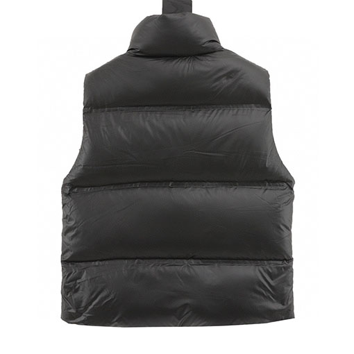 プラダ Linea Rossa 軽量ダウンベストシリーズ