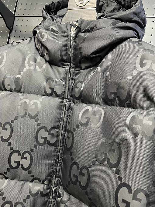 グッチ 公式サイト限定ダブルGジャカードフードダウンジャケット