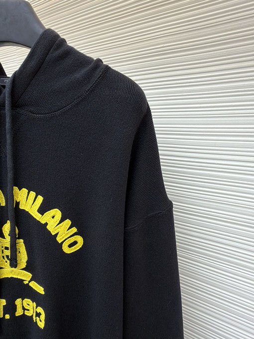 プラダ タオル刺繍ニットパーカー