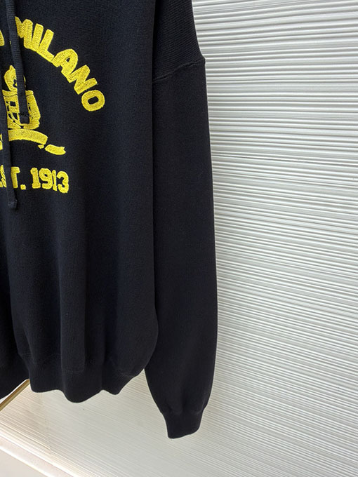 プラダ タオル刺繍ニットパーカー