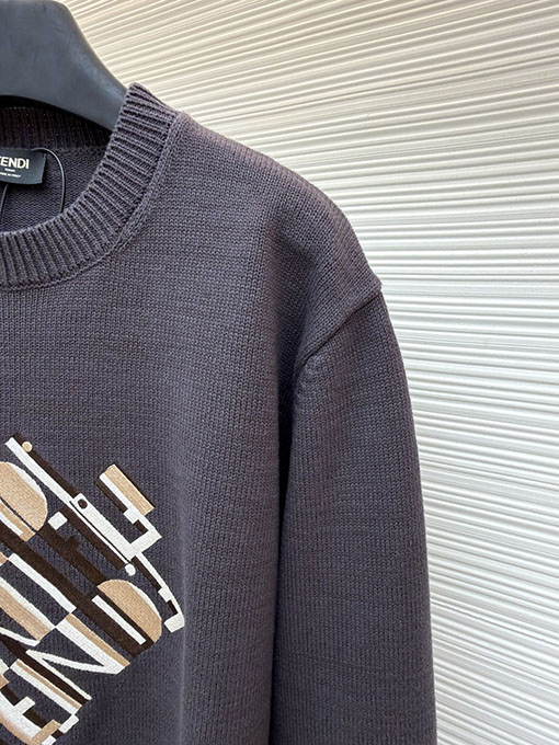 フェンディスーパーコピー 刺繍ロゴニットプルオーバー