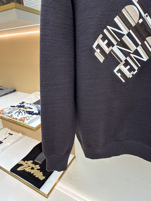 フェンディスーパーコピー 刺繍ロゴニットプルオーバー