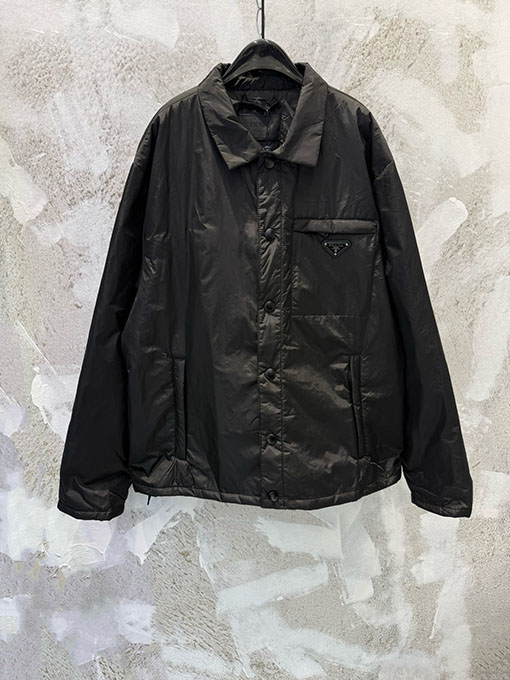 プラダ リサイクルナイロン トライアングルラベル ジッパーポケット 薄手コットンジャケット