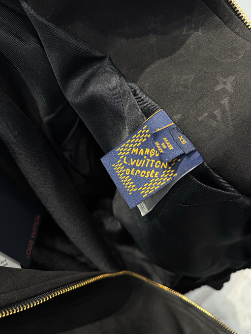 ルイヴィトン エンボスレザーミニエアプレーンジャケット