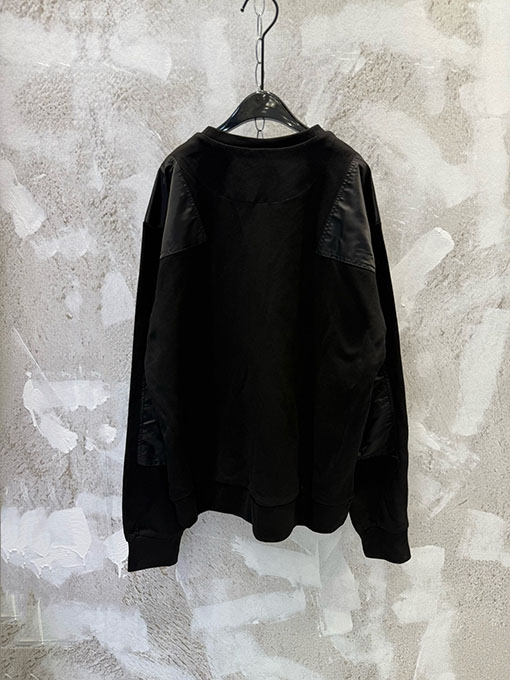 プラダ 新作 トライアングルポケット ナイロンパッチワーク スウェットシャツ