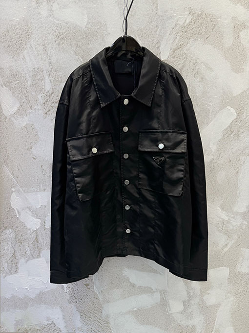 プラダ 新しいナイロンポケット付き三角ラベルワークウェアスタイルシャツ