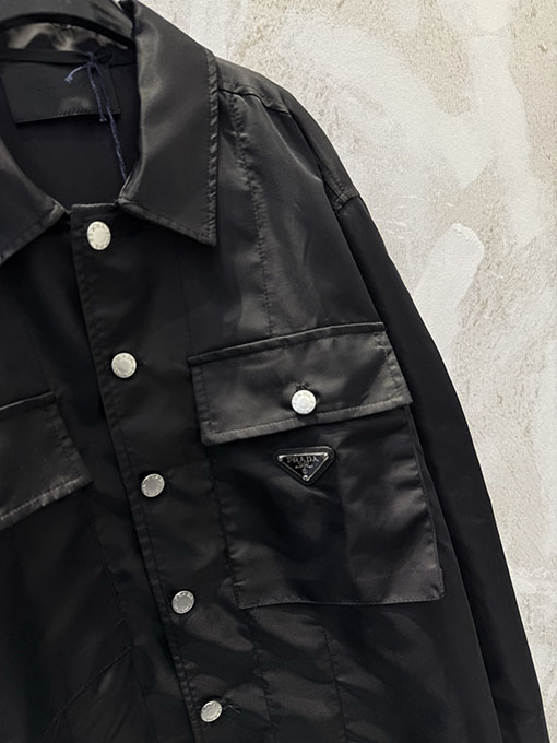 プラダ 新しいナイロンポケット付き三角ラベルワークウェアスタイルシャツ