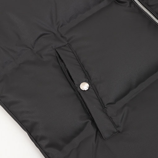 プラダ レザーエナメルロゴスタンドカラーダウンジャケット