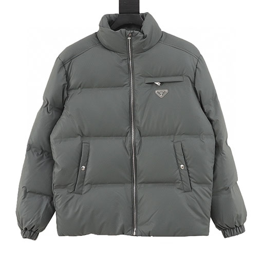 プラダ レザーエナメルロゴスタンドカラーダウンジャケット