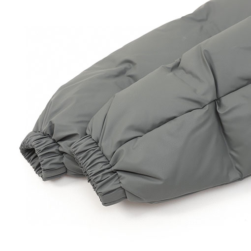 プラダ レザーエナメルロゴスタンドカラーダウンジャケット