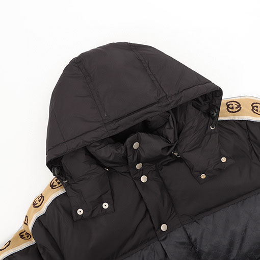 グッチ 反射Gジャカードストライプダウンジャケット