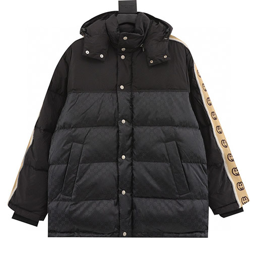 グッチ 反射Gジャカードストライプダウンジャケット