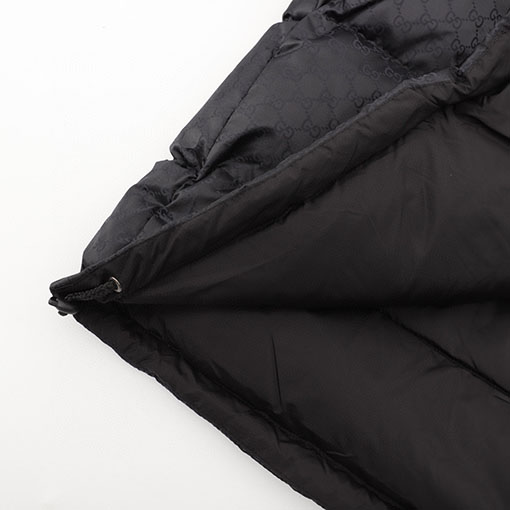 グッチ 反射Gジャカードストライプダウンジャケット