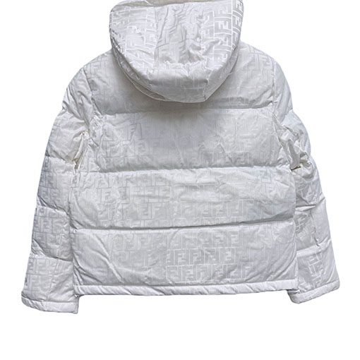 フェンディスーパーコピー FFダークパターンジャカードダウンジャケット