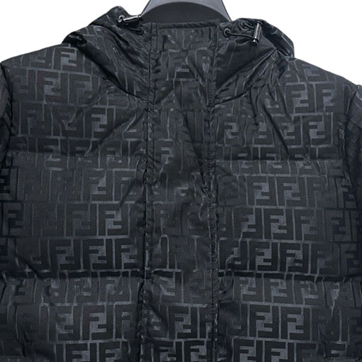 フェンディスーパーコピー FFダークパターンジャカードダウンジャケット